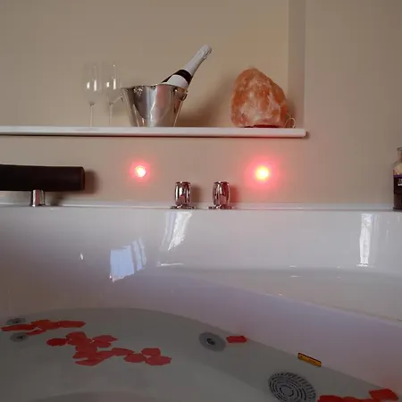 Leus Bed & Breakfast 4*