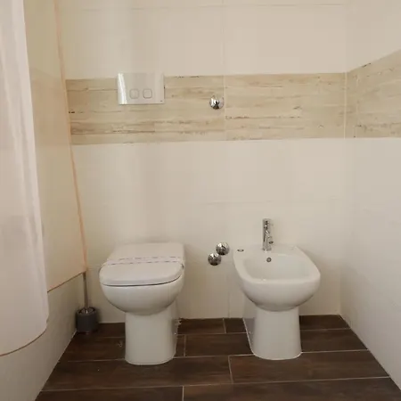 Leus Bed and Breakfast 4*
