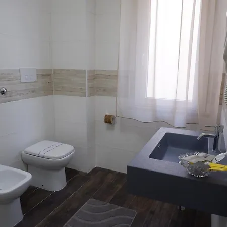 Leus Bed and Breakfast 4*